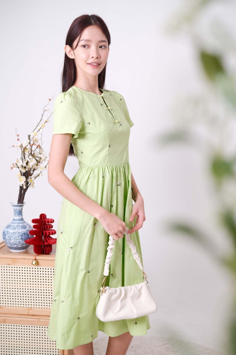 BACKORDERS: Sha Sha Floral Embroidery Cheongsam Dress in Green