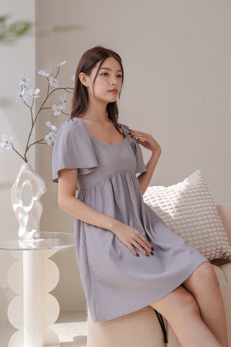 Juno Sweetheart Flutter Sleeve Dress in Lilac