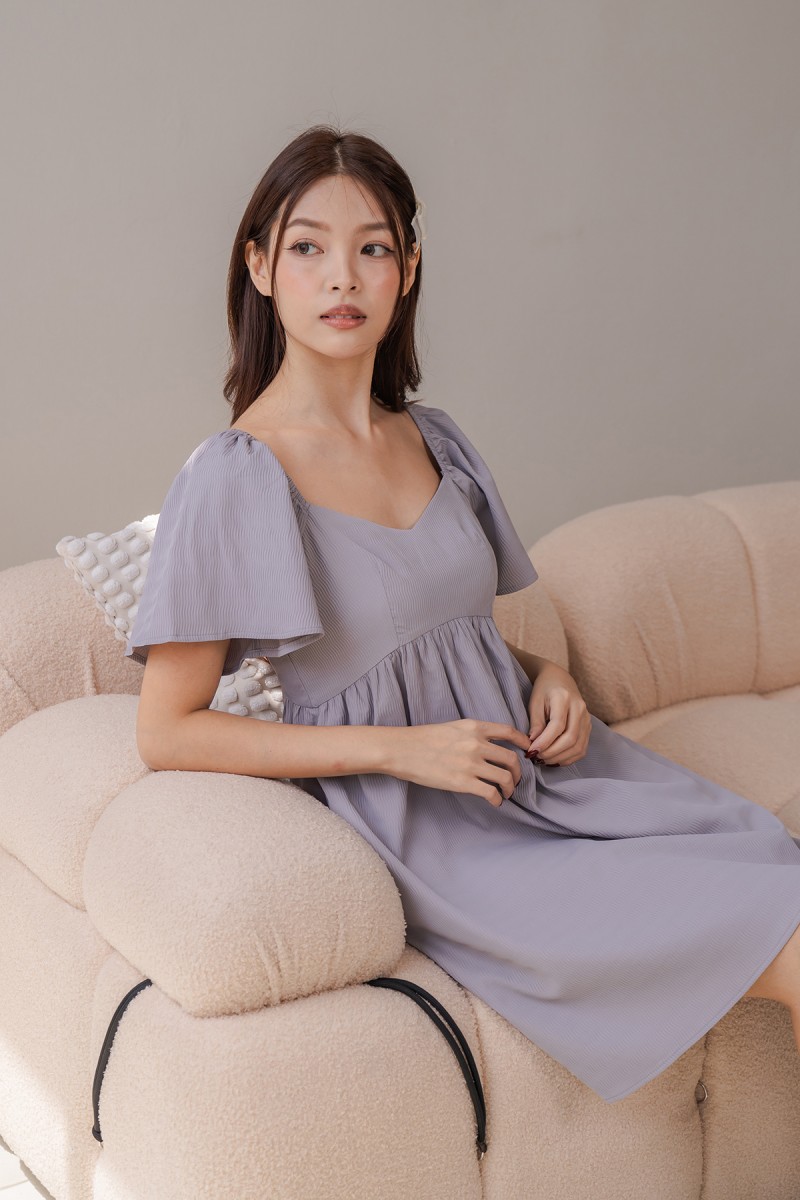 Juno Sweetheart Flutter Sleeve Dress in Lilac