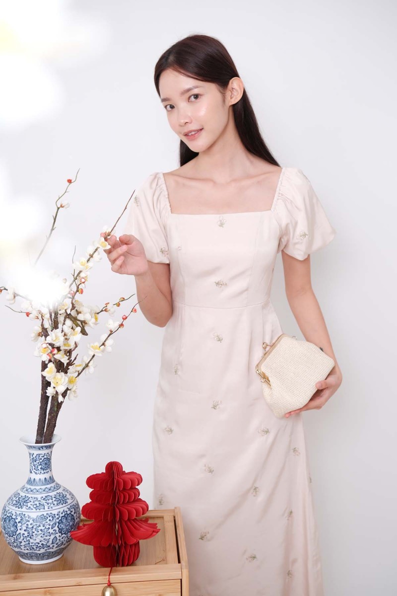 Daiselle Floral Puff Sleeve Midi Dress in Cream