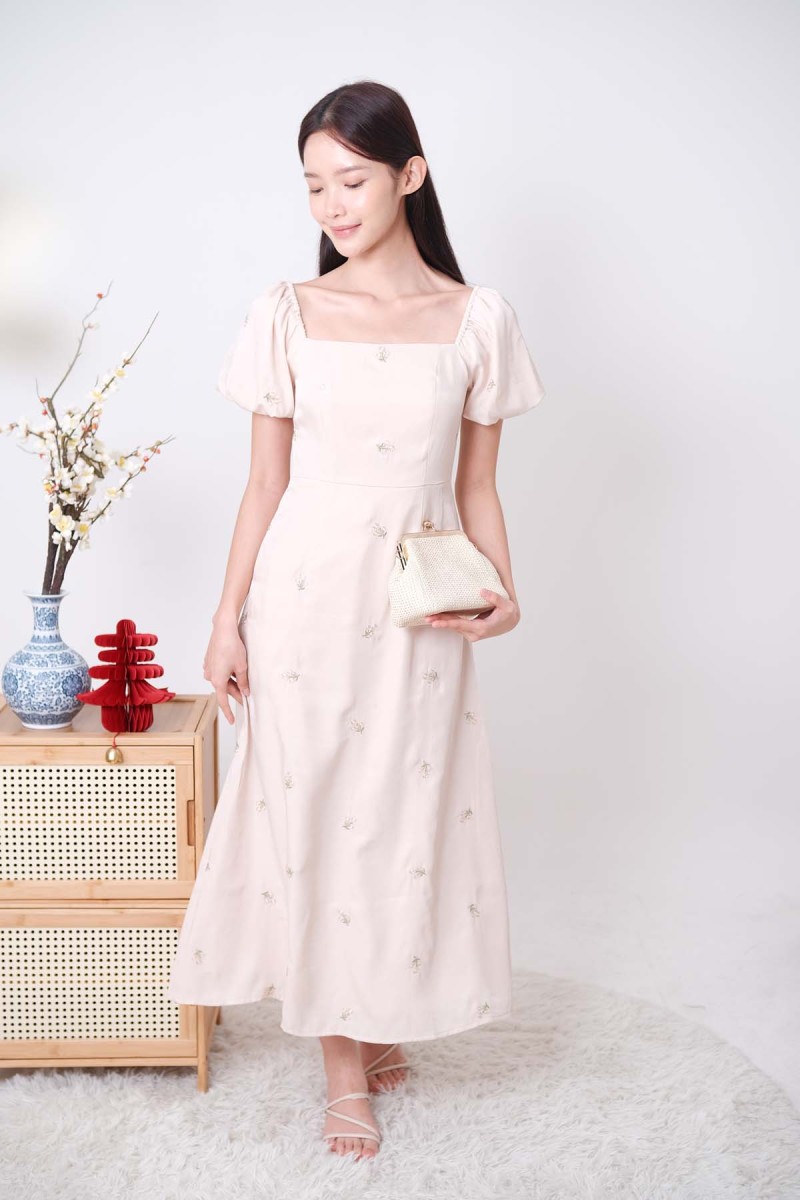 Daiselle Floral Puff Sleeve Midi Dress in Cream