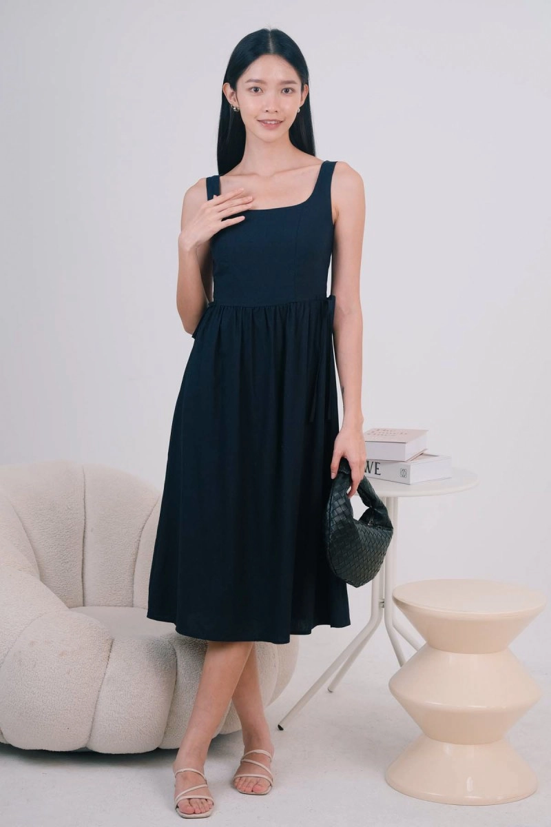 Ellada U-Neck Midaxi in Navy