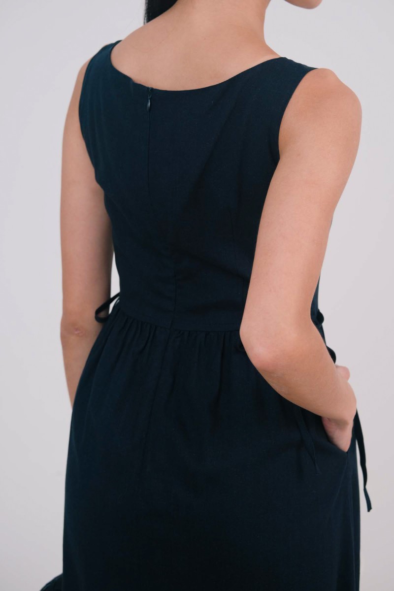 Ellada U-Neck Midaxi in Navy