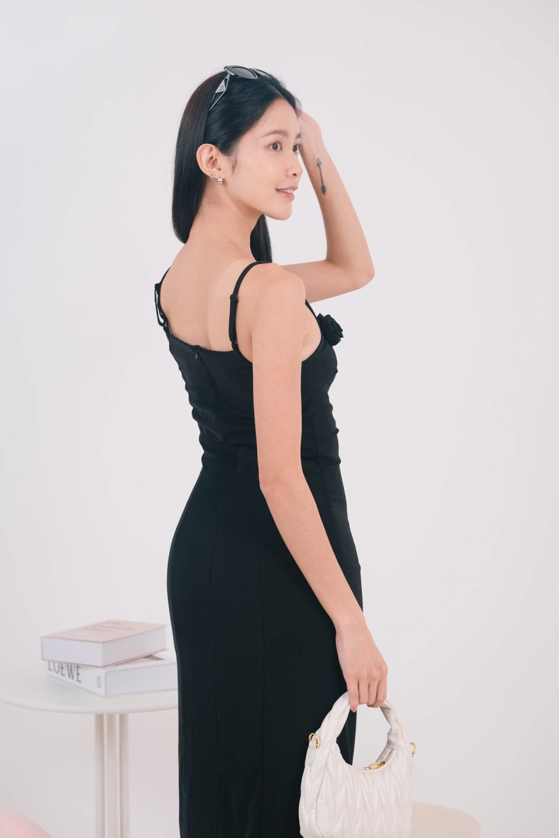 Rosette Rose Ruched Dress in Black