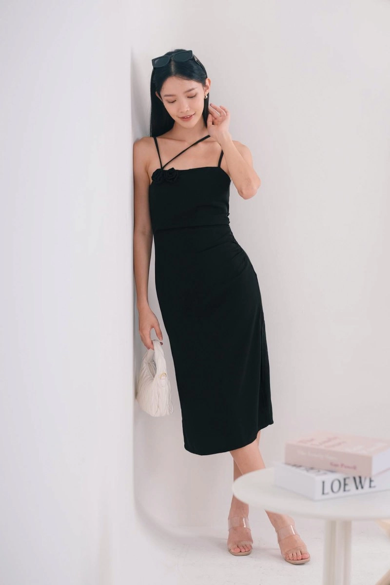 Rosette Rose Ruched Dress in Black