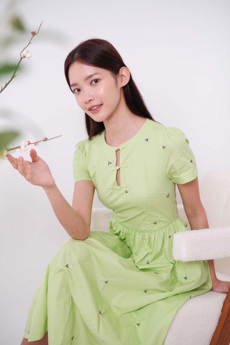 Sha Sha Floral Embroidery Cheongsam Dress in Green