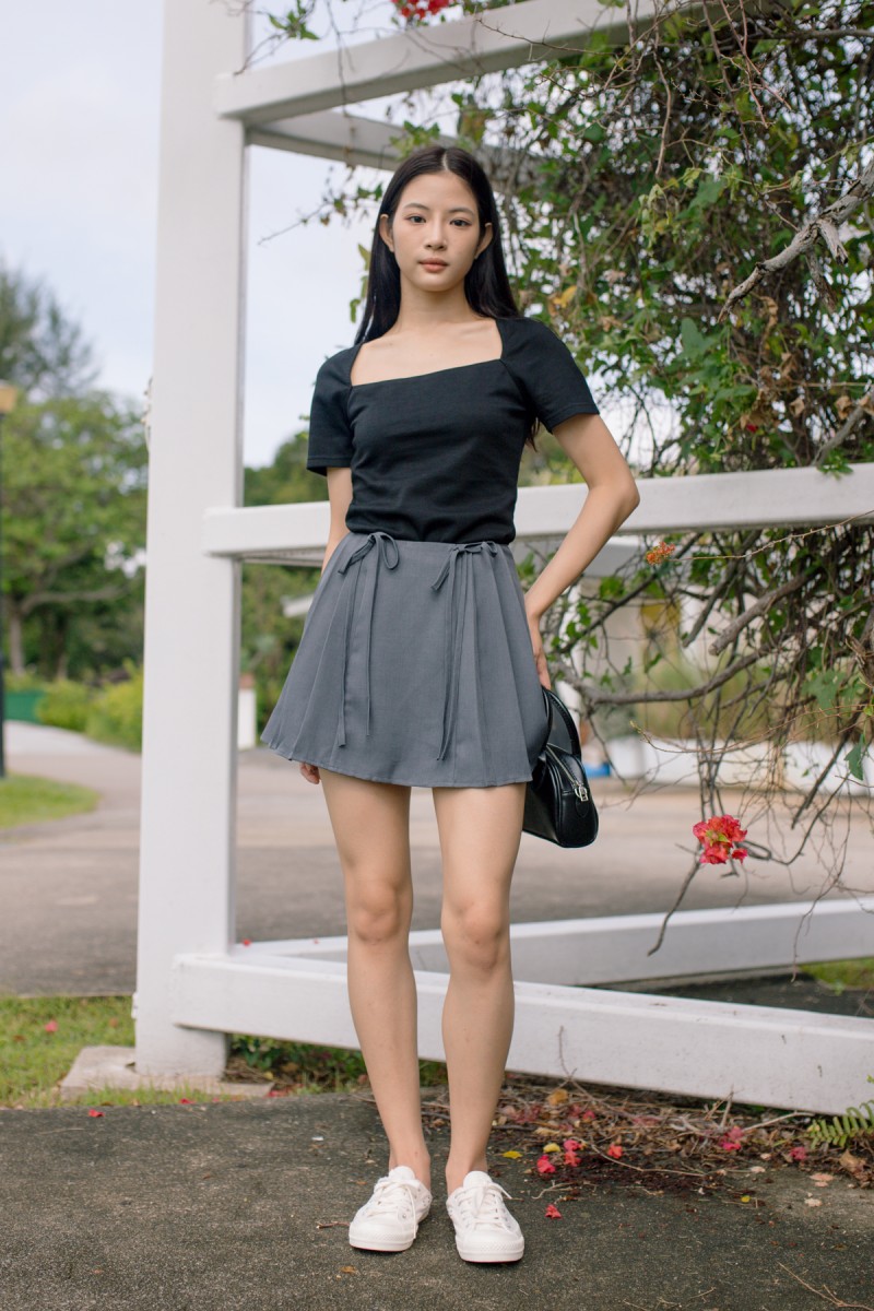 Serve Pleated Ribbon Skorts in Grey