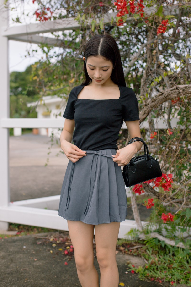 Serve Pleated Ribbon Skorts in Grey