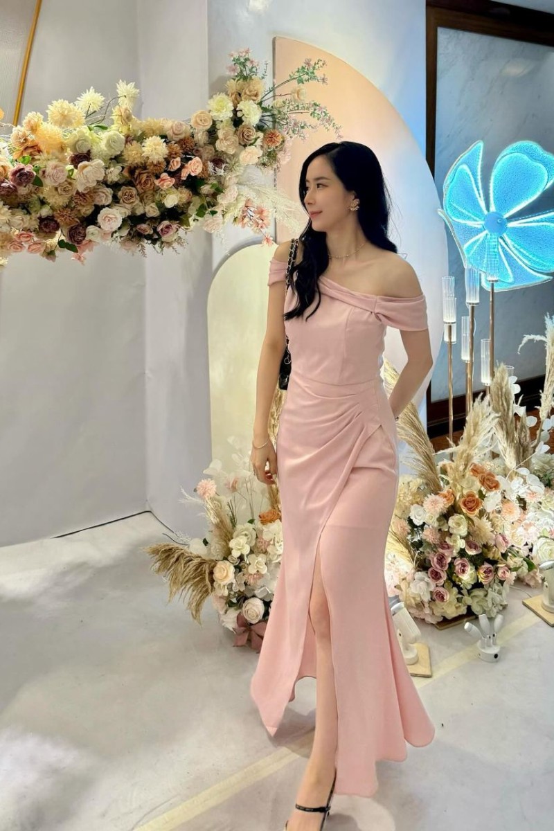 RESTOCK4: Viore Off-Shoulder Overlap Dress in Blush