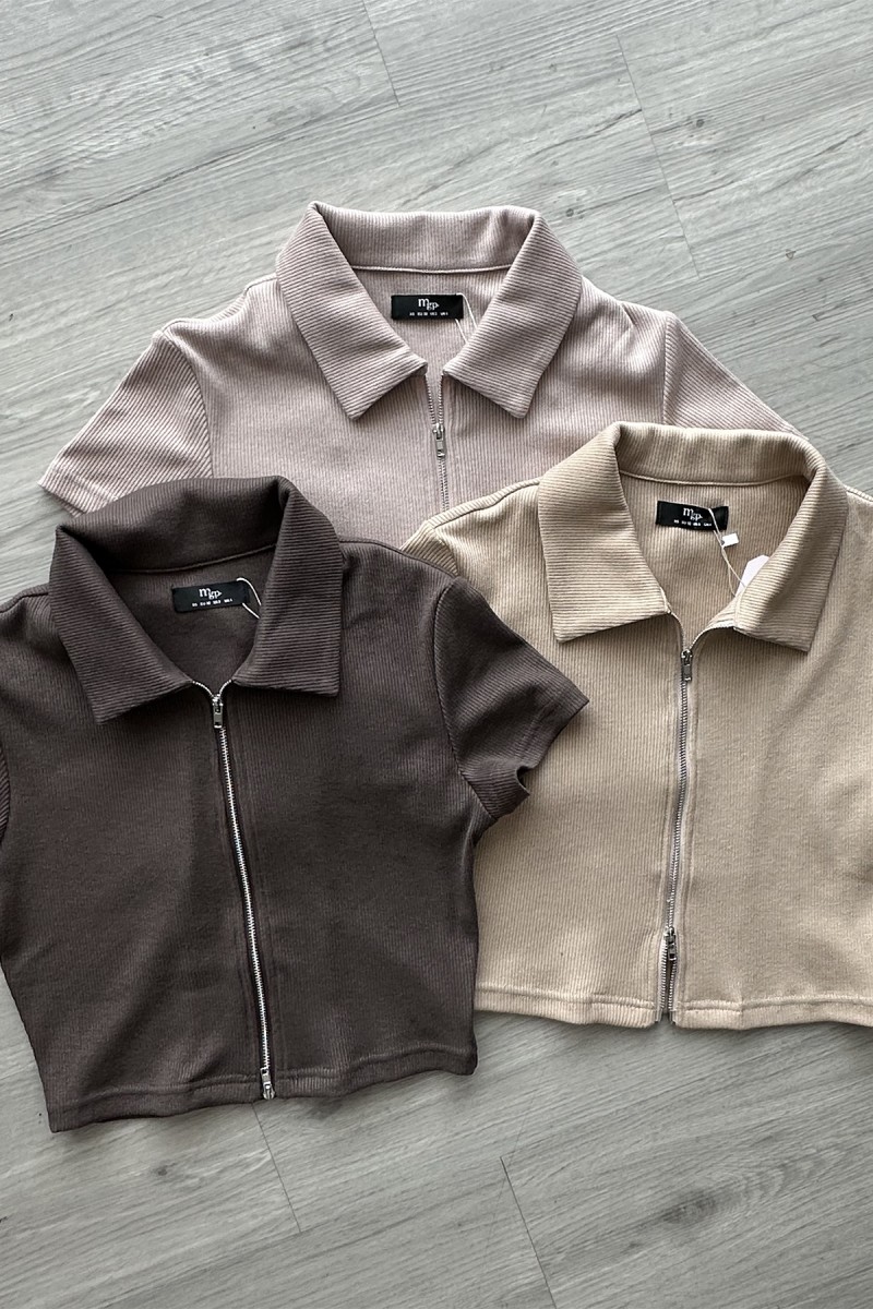 Allannah Ribbed Zip-Up Top in Dark Oak