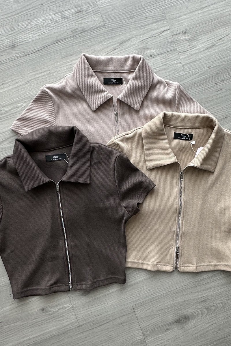 Allannah Ribbed Zip-Up Top in Dark Oak