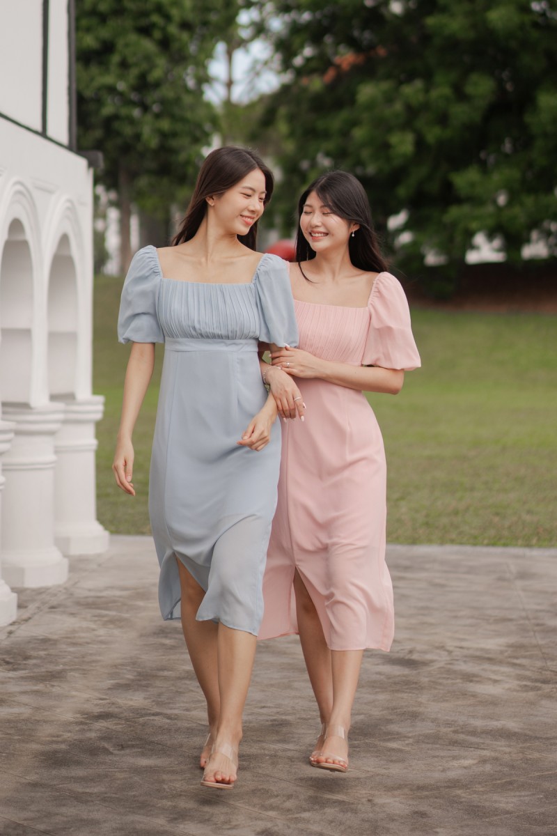 Elvera Pleated Puff Dress in Blue