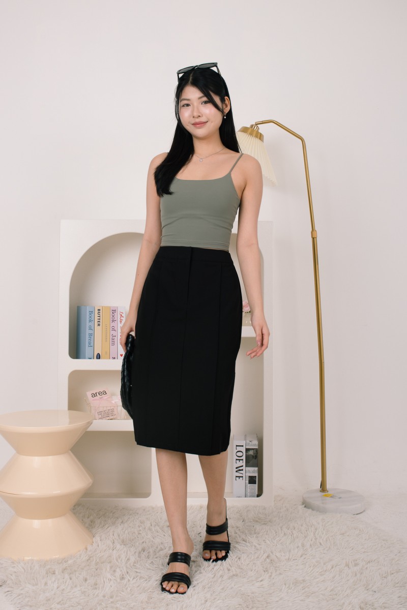 Ulina Tailored Pencil Skirt in Black