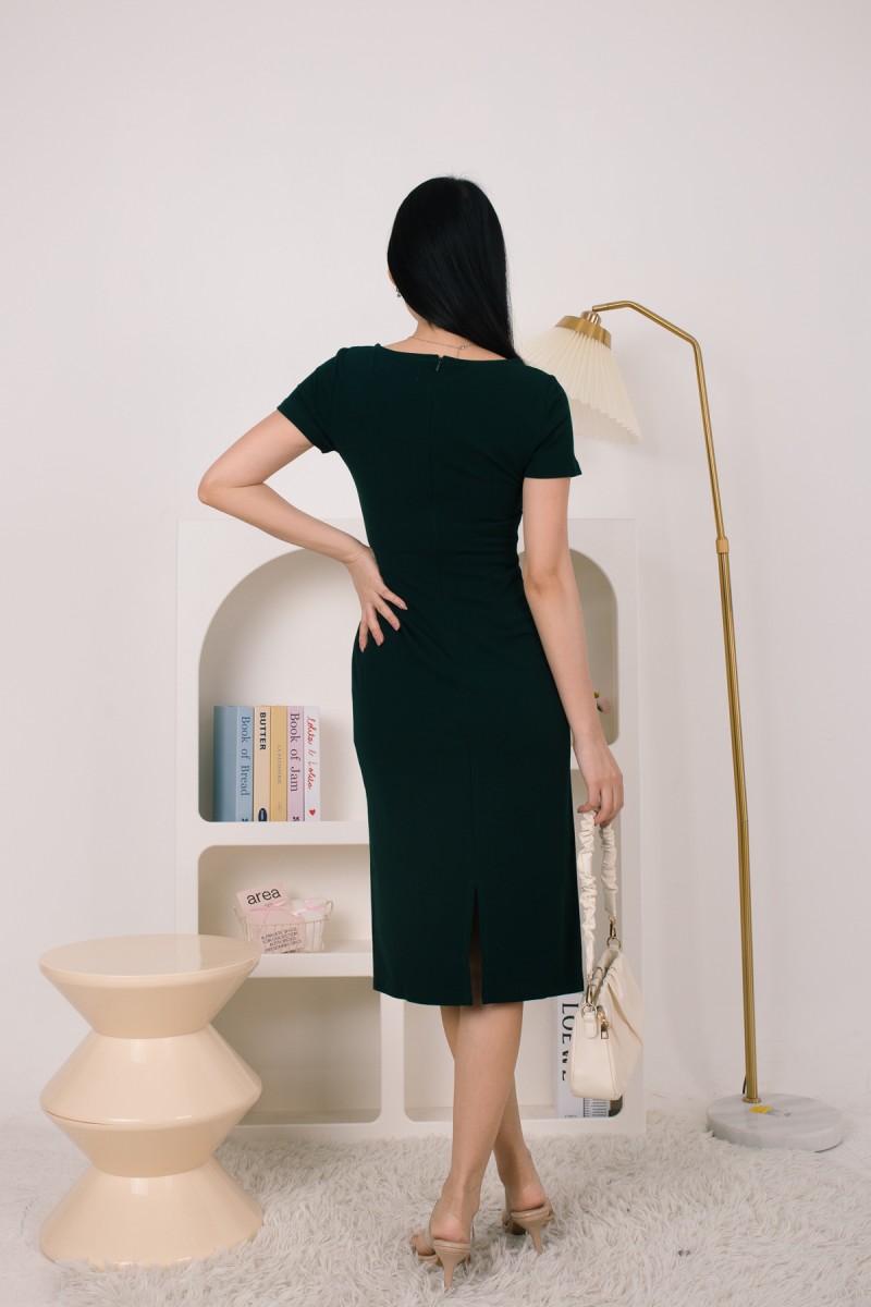 Florentia Cinched Midaxi Dress in Forest