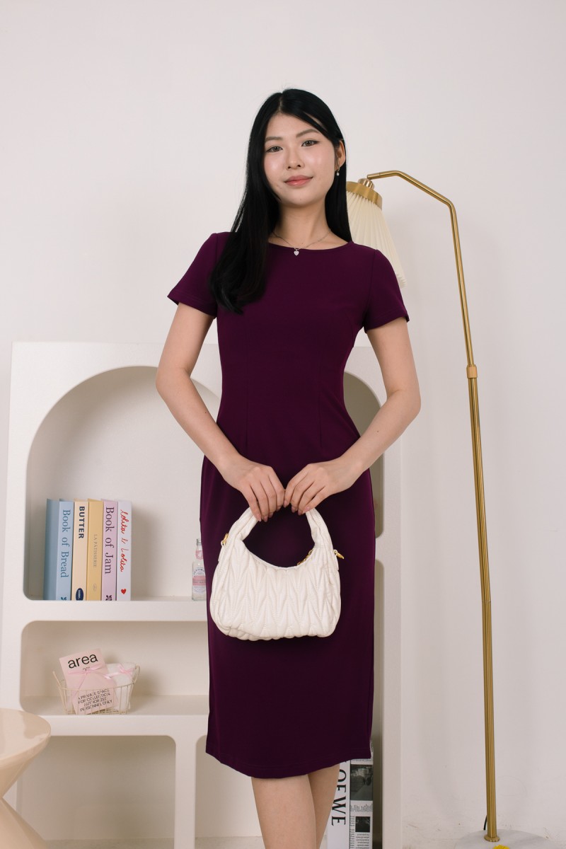 Florentia Cinched Midaxi Dress in Plum
