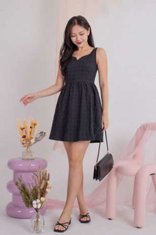 Dowie Textured V-Dip Dress in Black (MY)