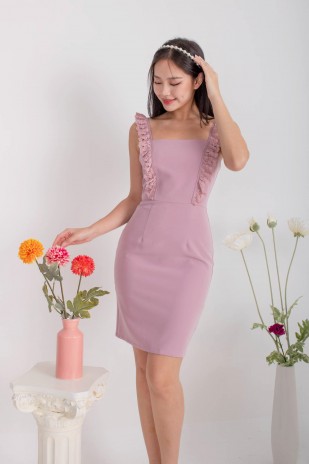Stelly Straight-Neck Lace Dress in Berry (MY)