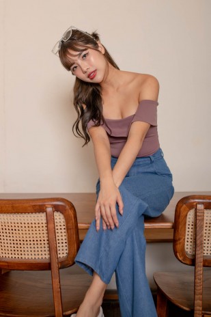 Kayn Off Shoulder Crop Top in Mauve (MY)