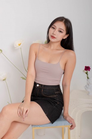 BACKORDERS7: Niko Padded Basic Top in Taupe