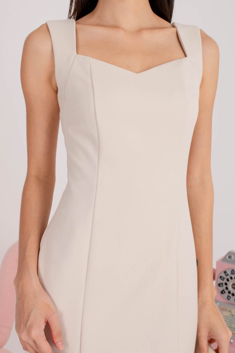 Carine Diamond-Neck Dress in Cream (MY)