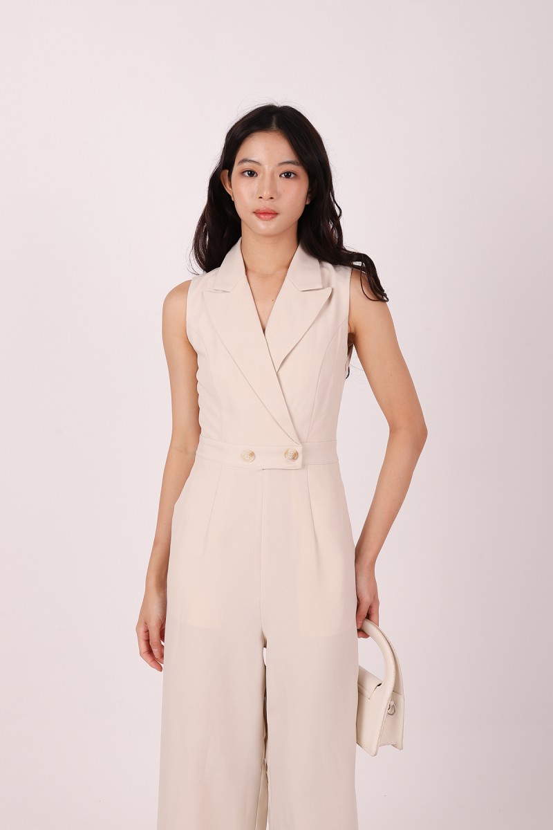 Avestia Collared Sleeveless Jumpsuit in Cream