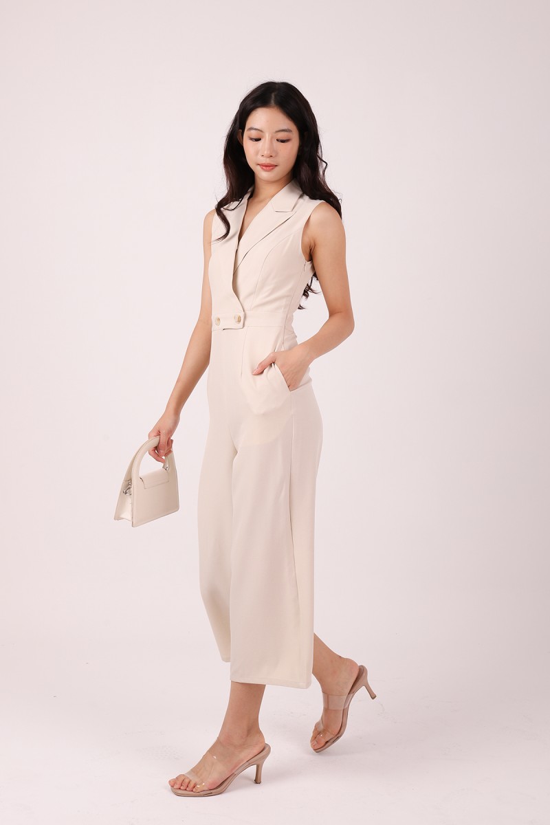 Avestia Collared Sleeveless Jumpsuit in Cream