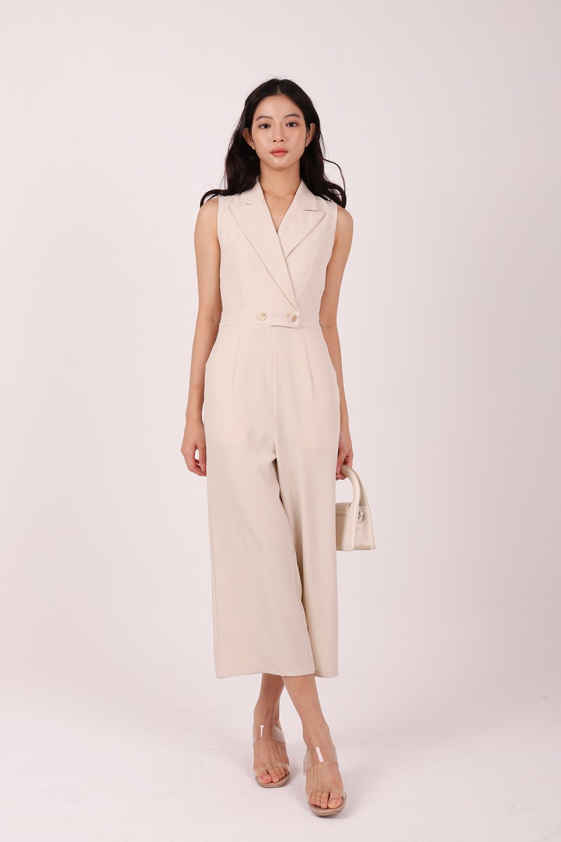 Avestia Collared Sleeveless Jumpsuit in Cream