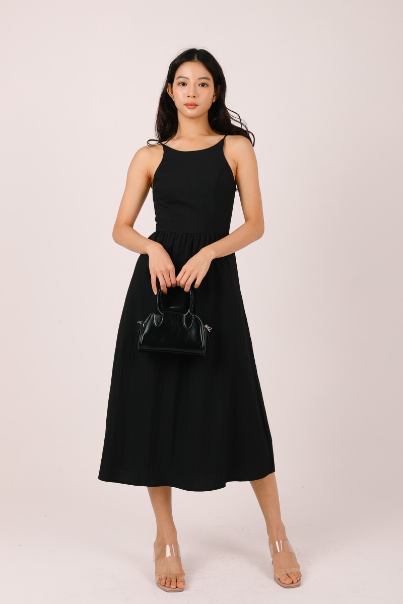 Maelis Sleeveless Flowy Dress in Black