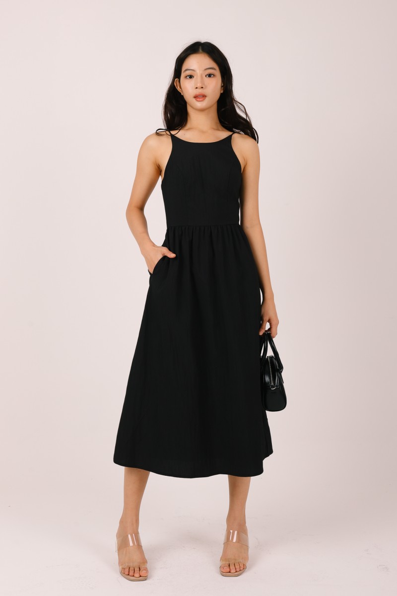 Maelis Sleeveless Flowy Dress in Black