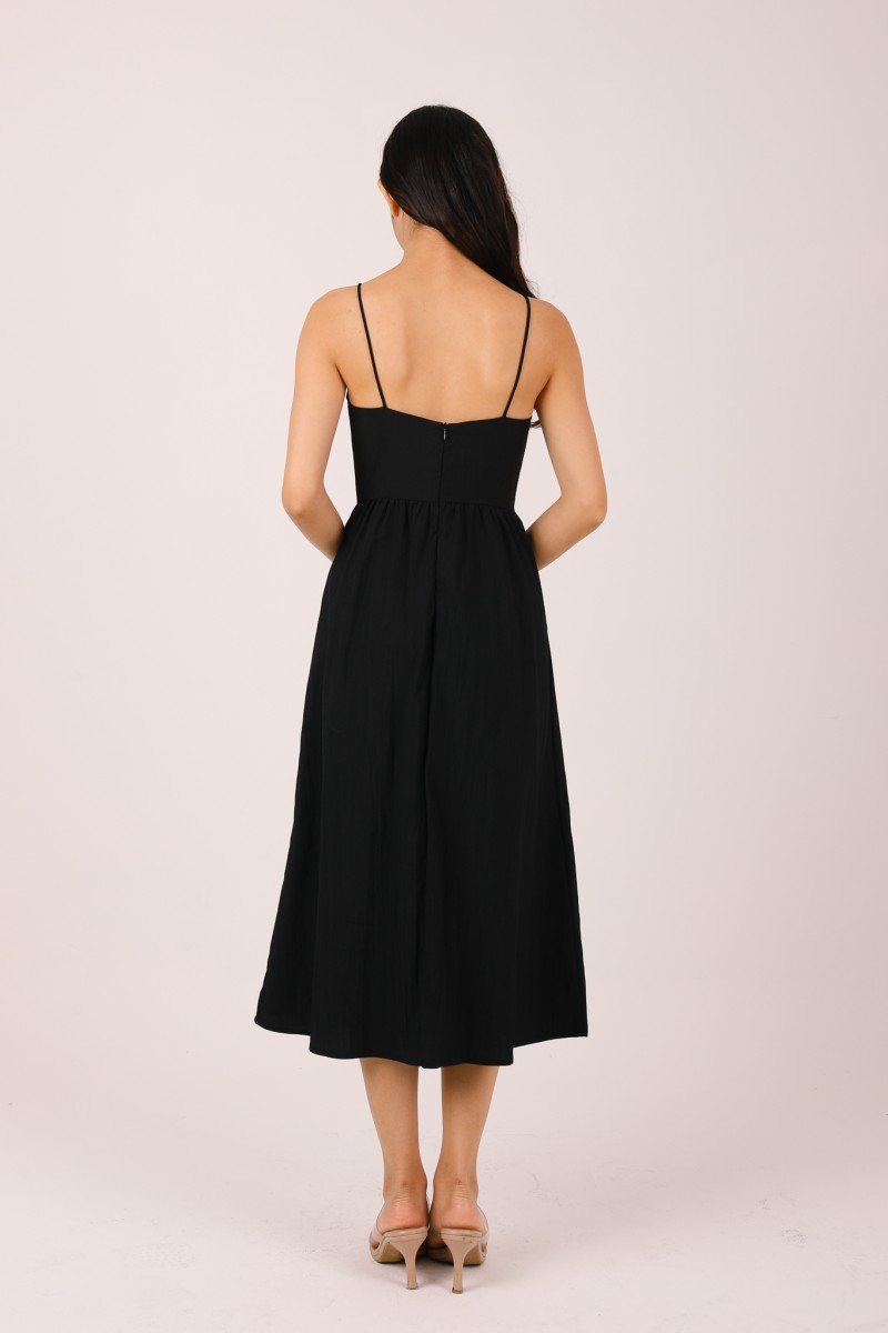 Maelis Sleeveless Flowy Dress in Black
