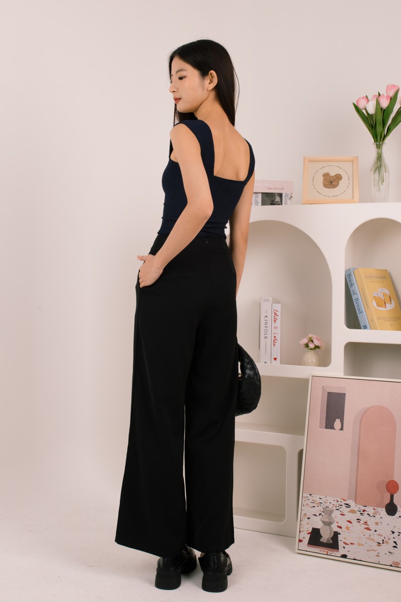 Kaelis Ribbed Square Neck Top in Navy