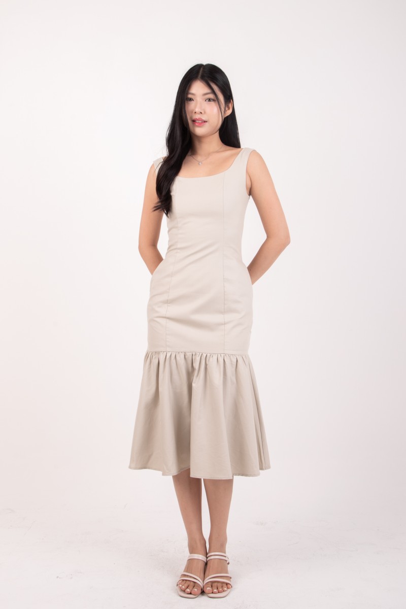 Vaela Panel Mermaid Flare Dress in Oat