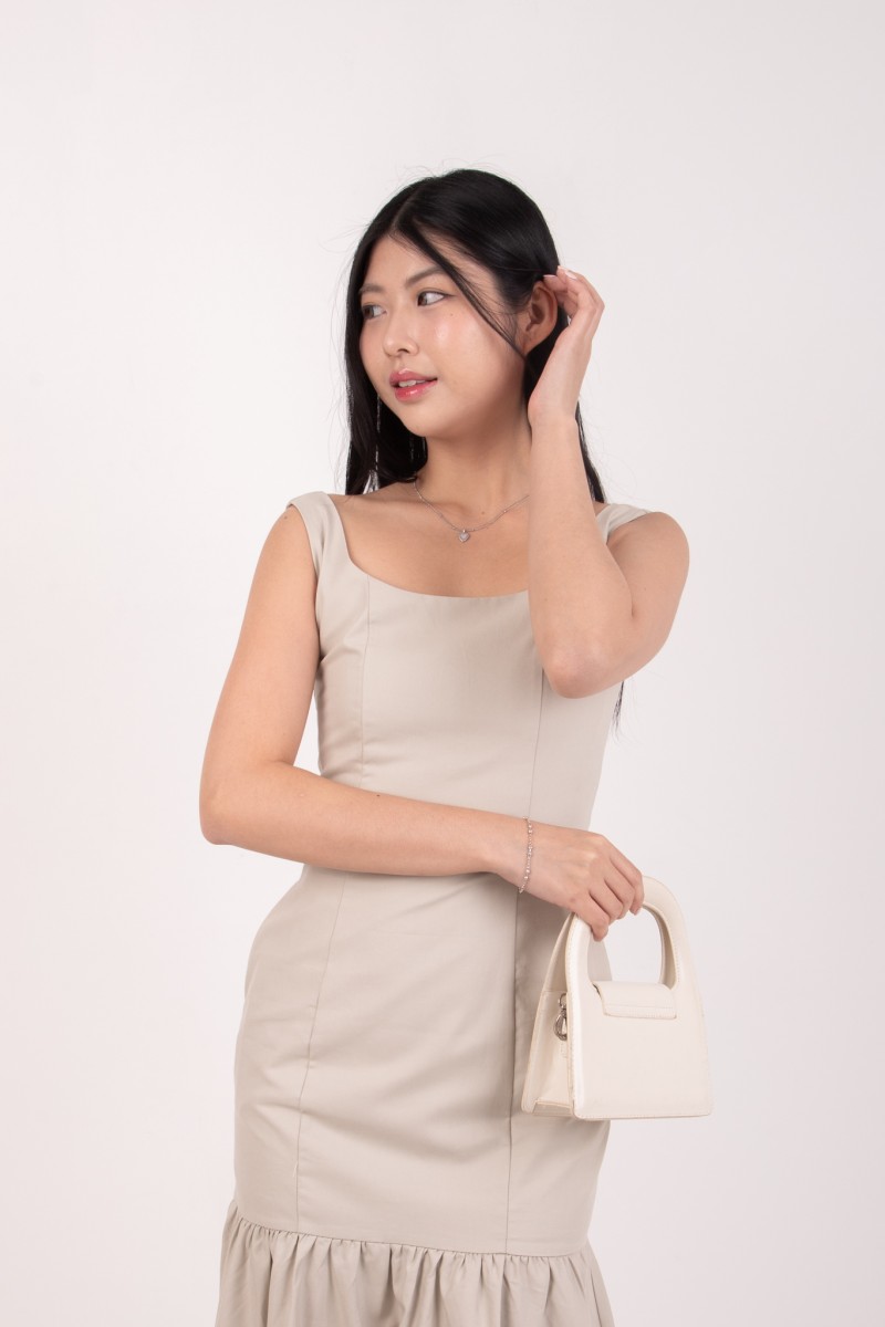 Vaela Panel Mermaid Flare Dress in Oat