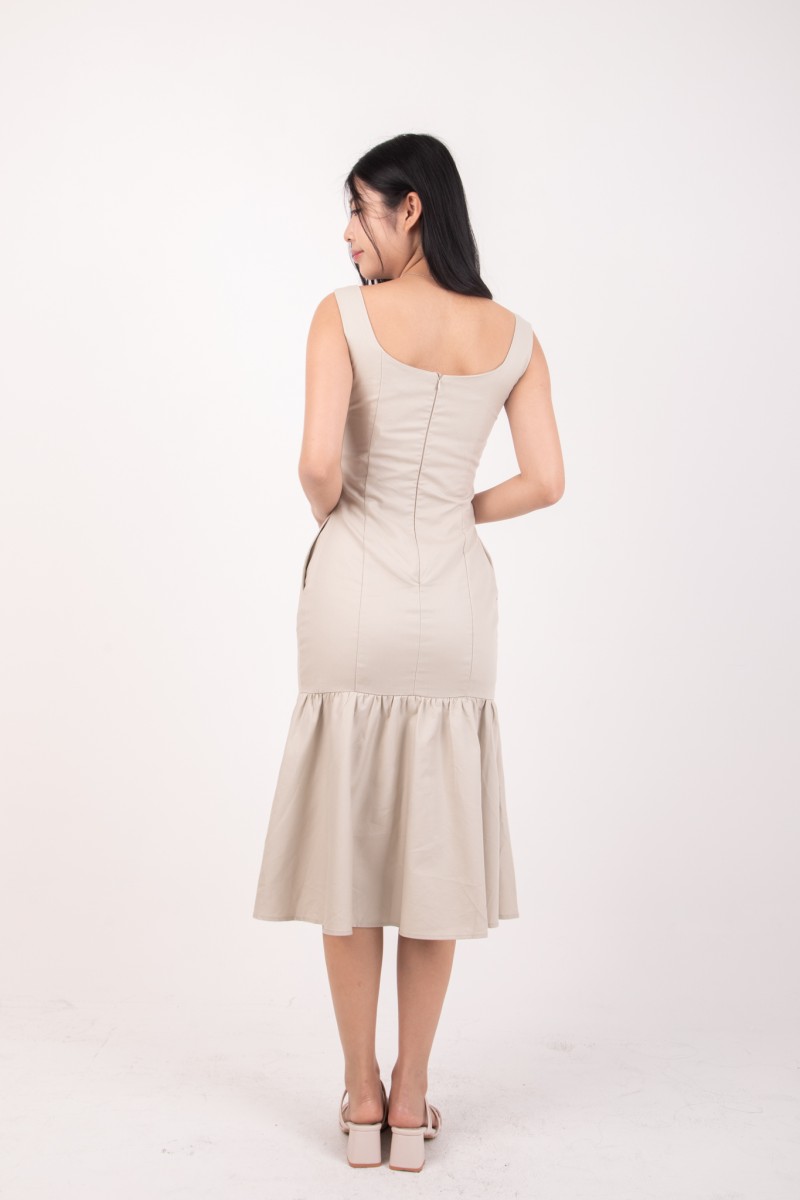 Vaela Panel Mermaid Flare Dress in Oat