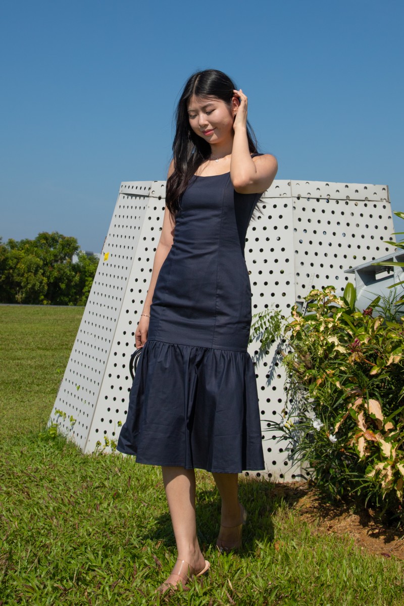 Vaela Panel Mermaid Flare Dress in Midnight