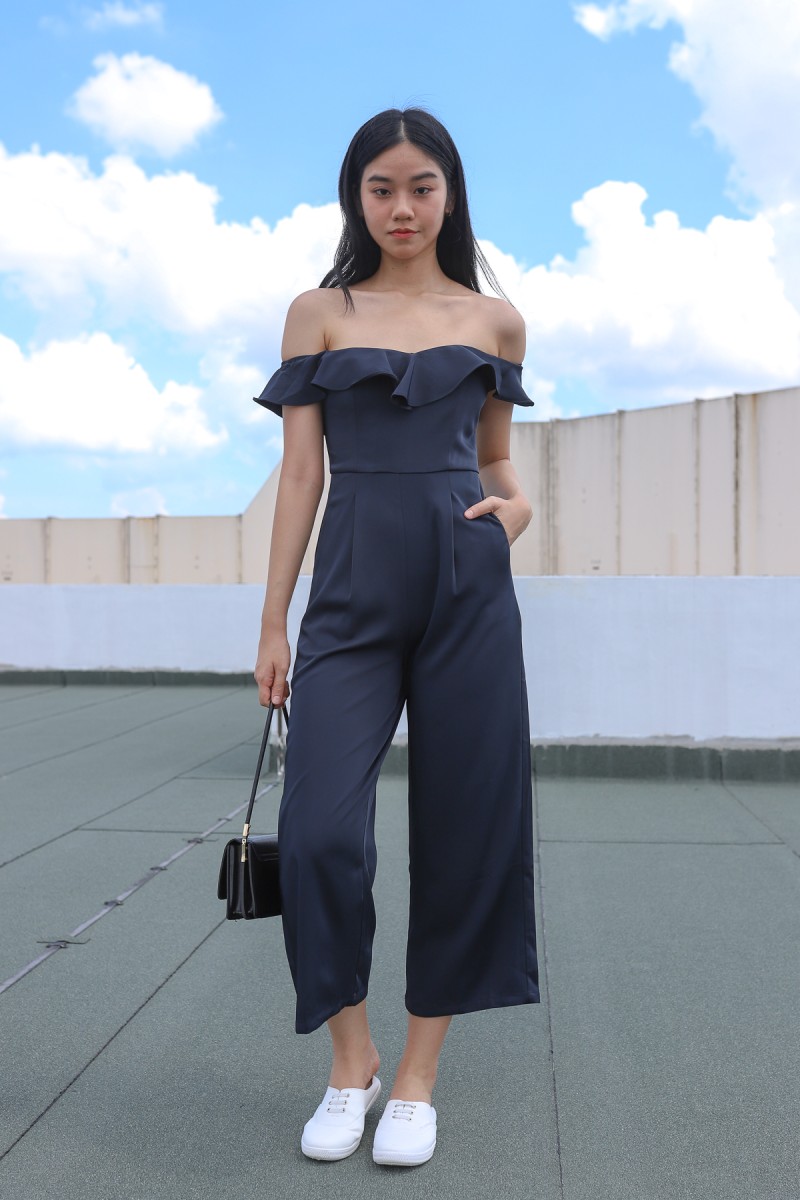Briel Bardot Off-Shoulder Jumpsuit in Navy (MY)