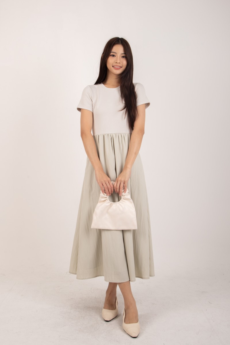 Jerrlyn Sleeved Midi Dress in Sage