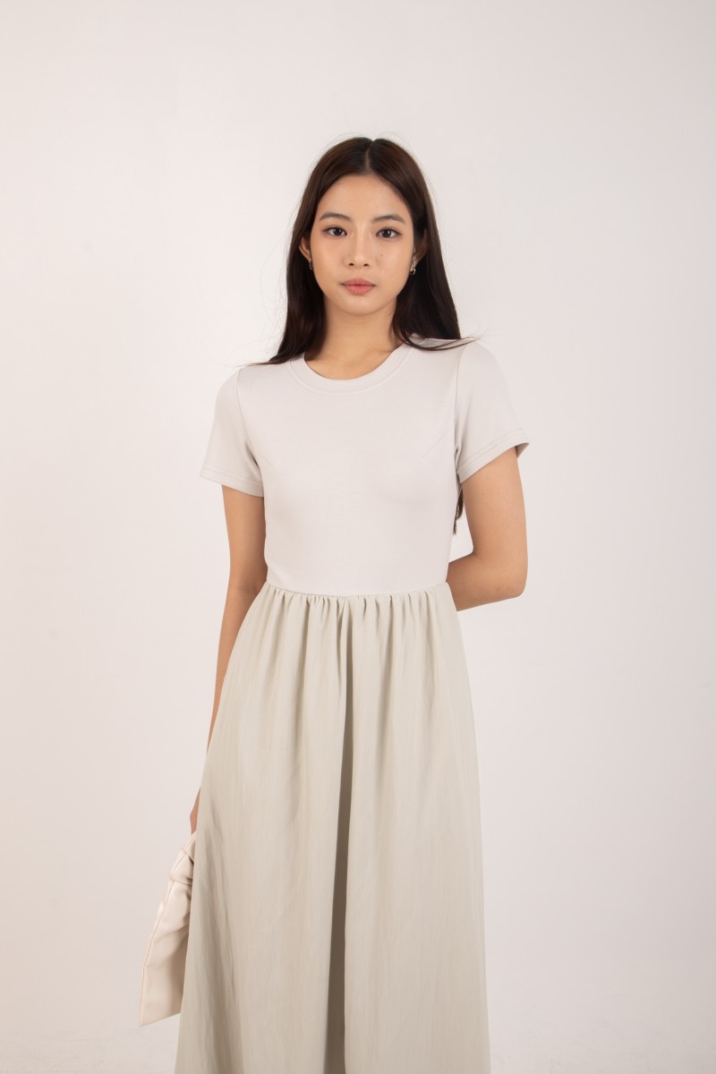 Jerrlyn Sleeved Midi Dress in Sage