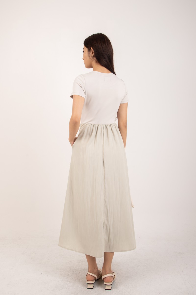 Jerrlyn Sleeved Midi Dress in Sage