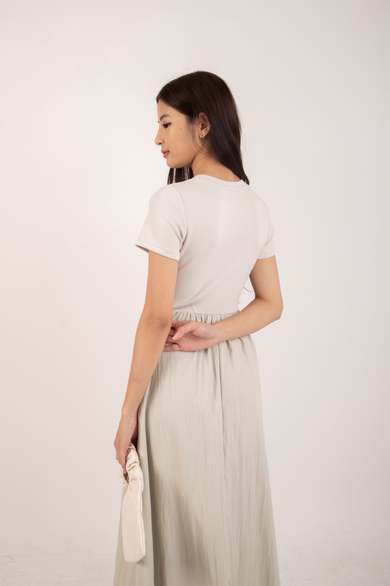 Jerrlyn Sleeved Midi Dress in Sage