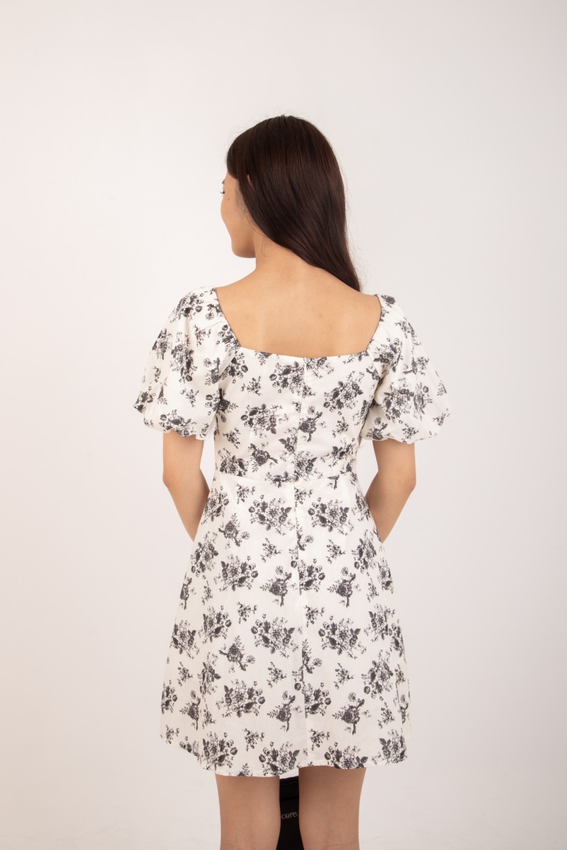 Felicie Floral Sleeved Dress in Black