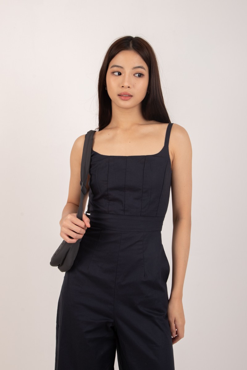 Morrigan Structured Wide-Leg Jumpsuit in Navy