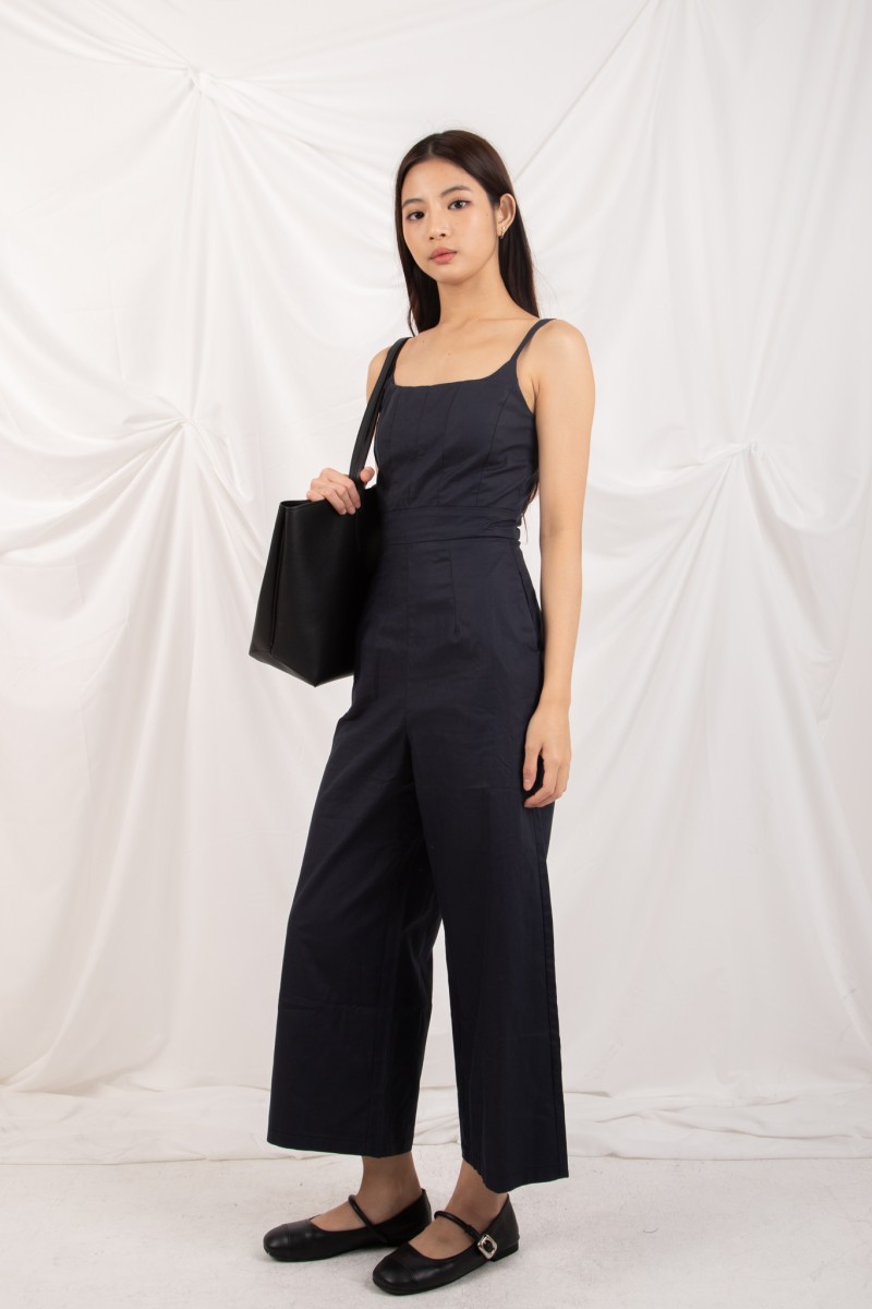 Morrigan Structured Wide-Leg Jumpsuit in Navy