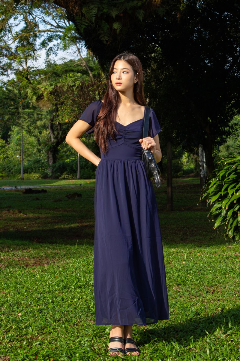 Sorelle Sweetheart Puff-Sleeve Maxi Dress in Midnight