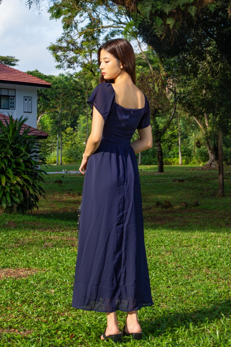 Sorelle Sweetheart Puff-Sleeve Maxi Dress in Midnight