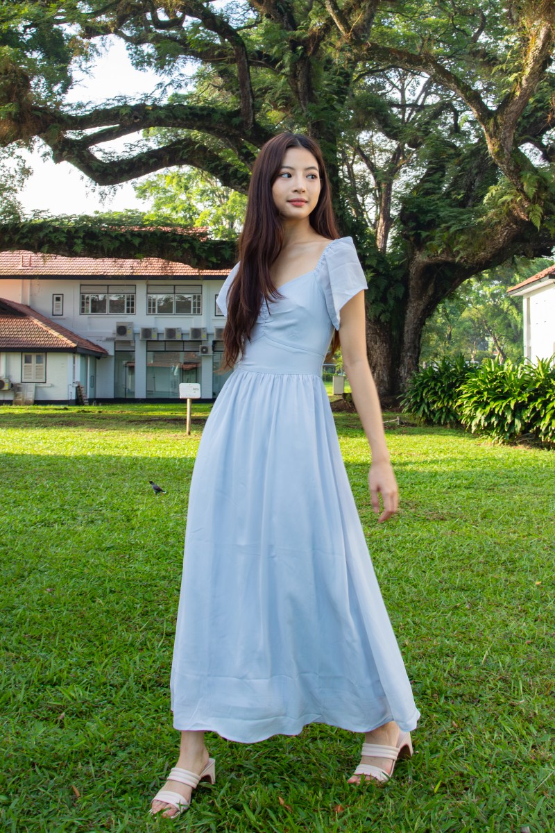 Sorelle Sweetheart Puff-Sleeve Maxi Dress in Blue