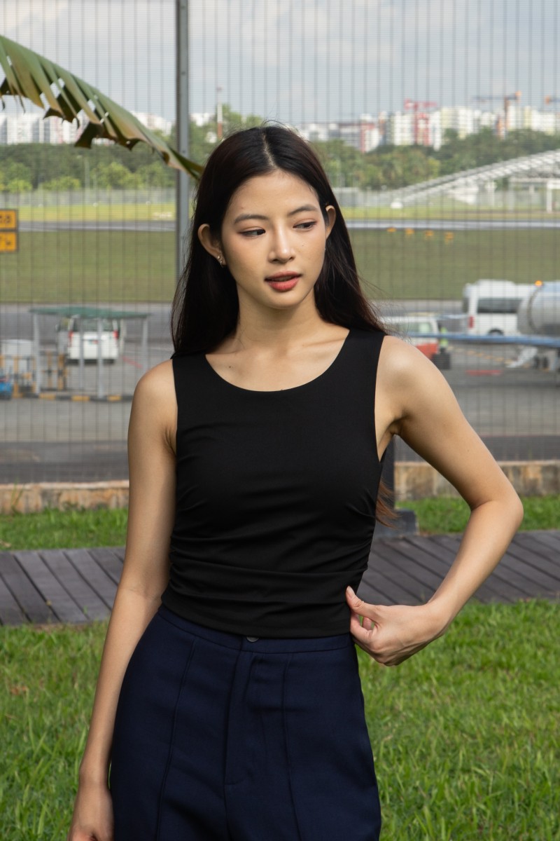 Novee Ruched Side Tank Top in Black