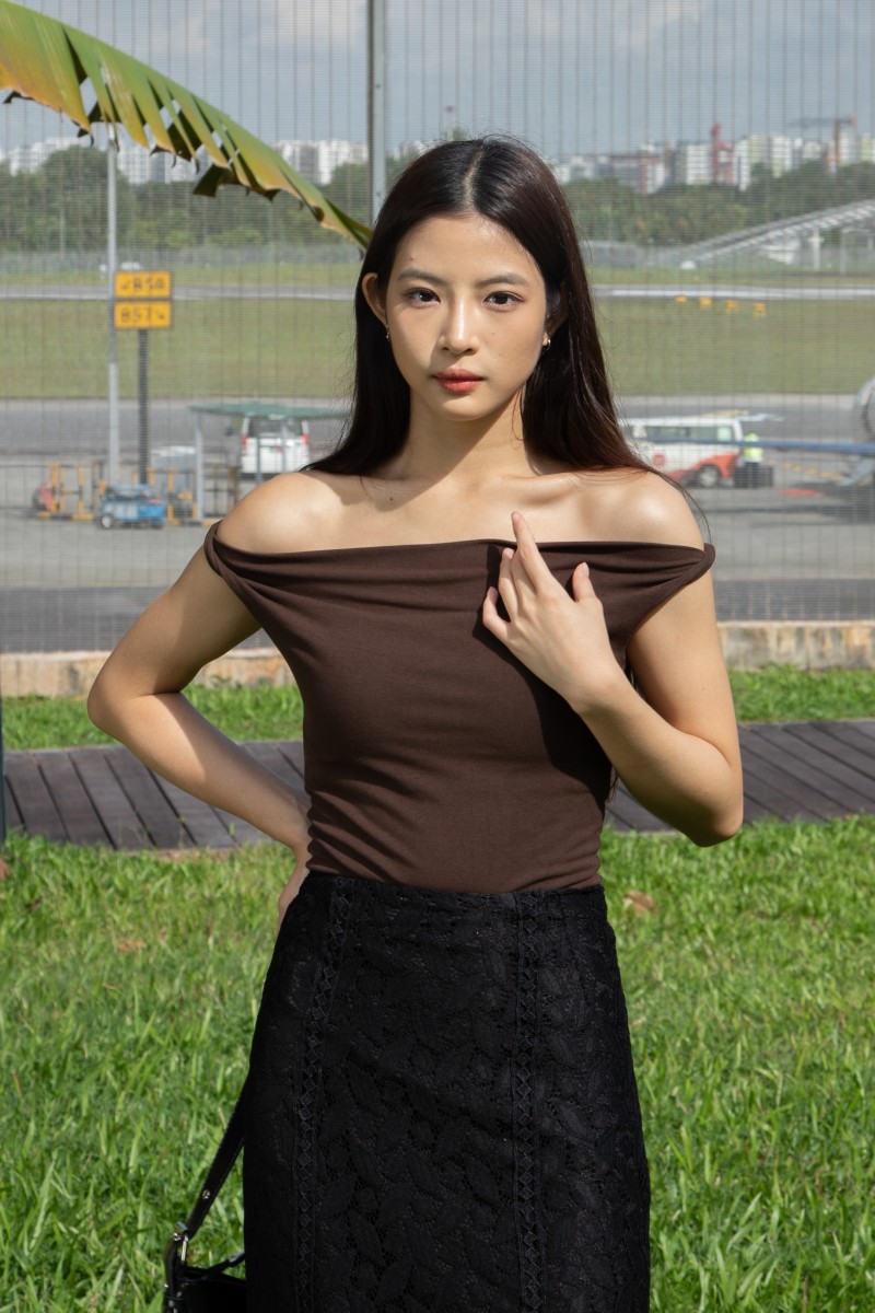 Kove Off-Shoulder Foldover Top in Mocha