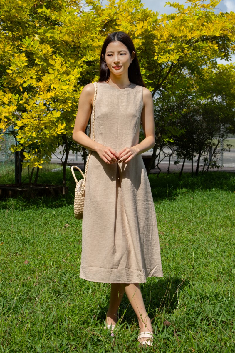 Elanna Linen Midi Dress in Sand