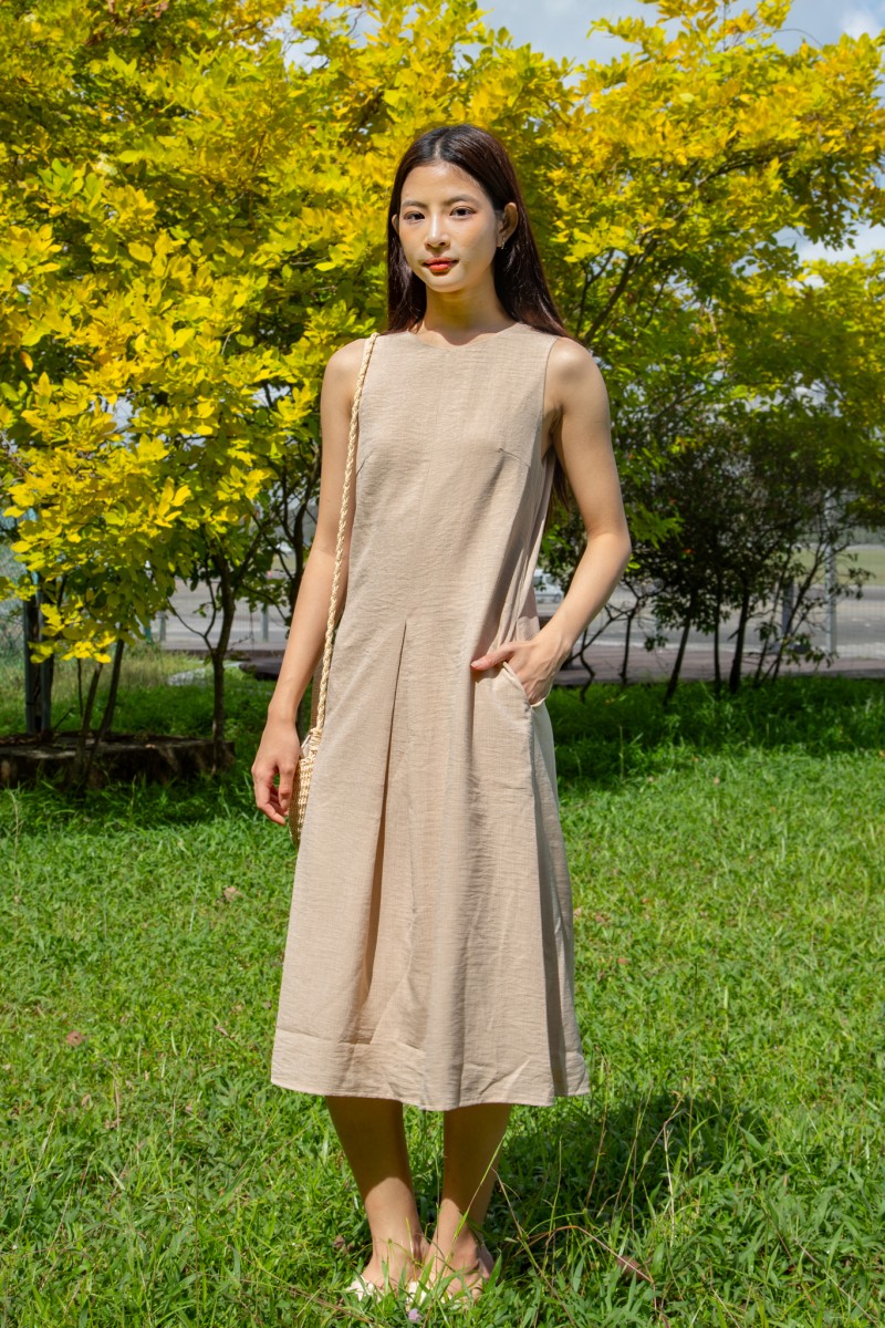 Elanna Linen Midi Dress in Sand
